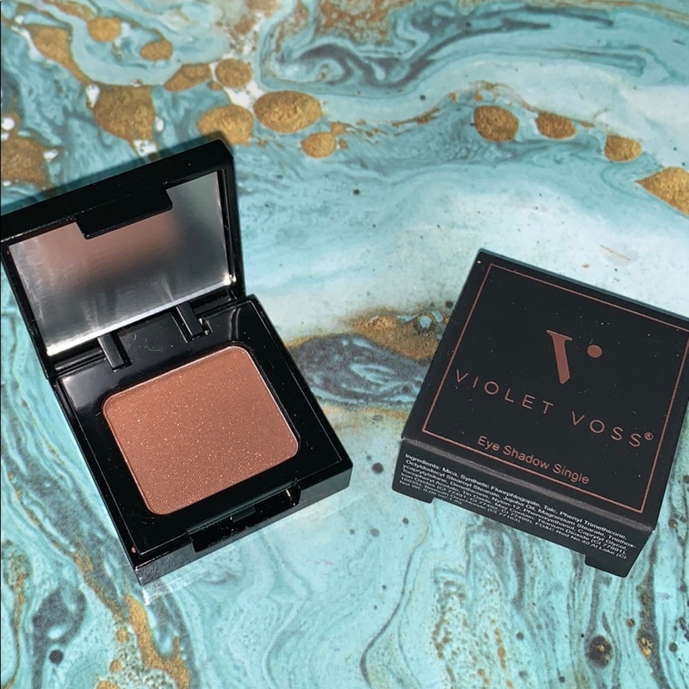 Violet Voss individual eyeshadow in NUDE SPARKS